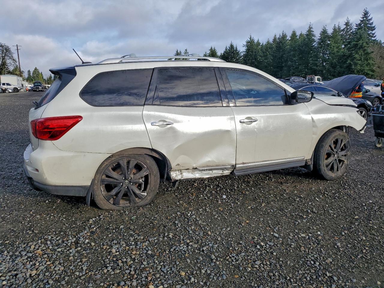 2017 NISSAN PATHFINDER S photo 3