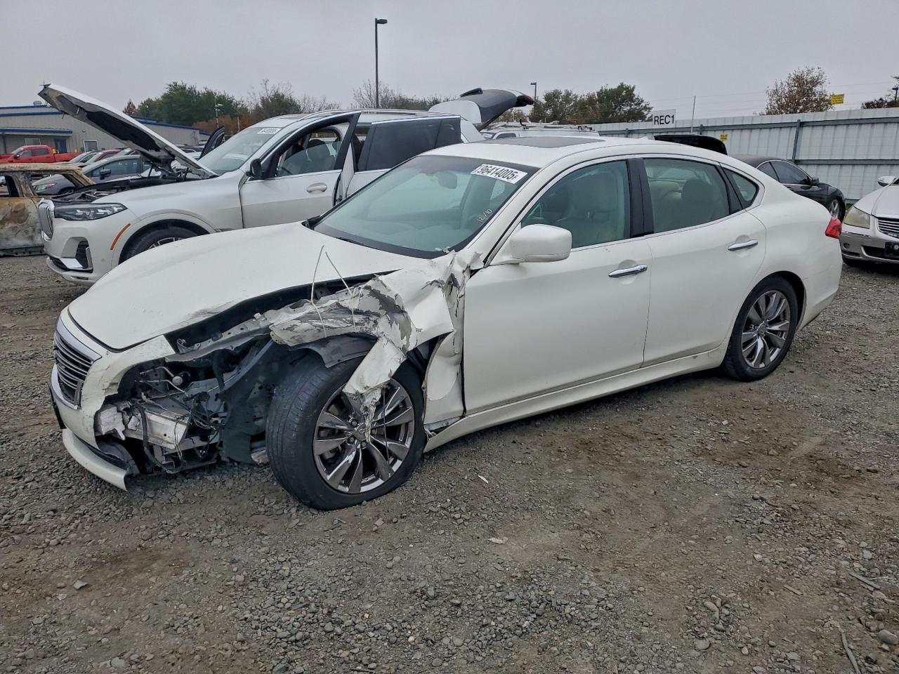 2011 INFINITI M37