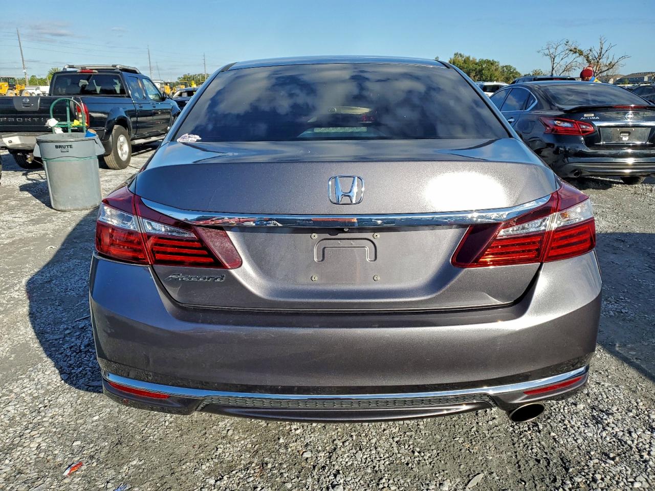 2017 HONDA ACCORD LX photo 6