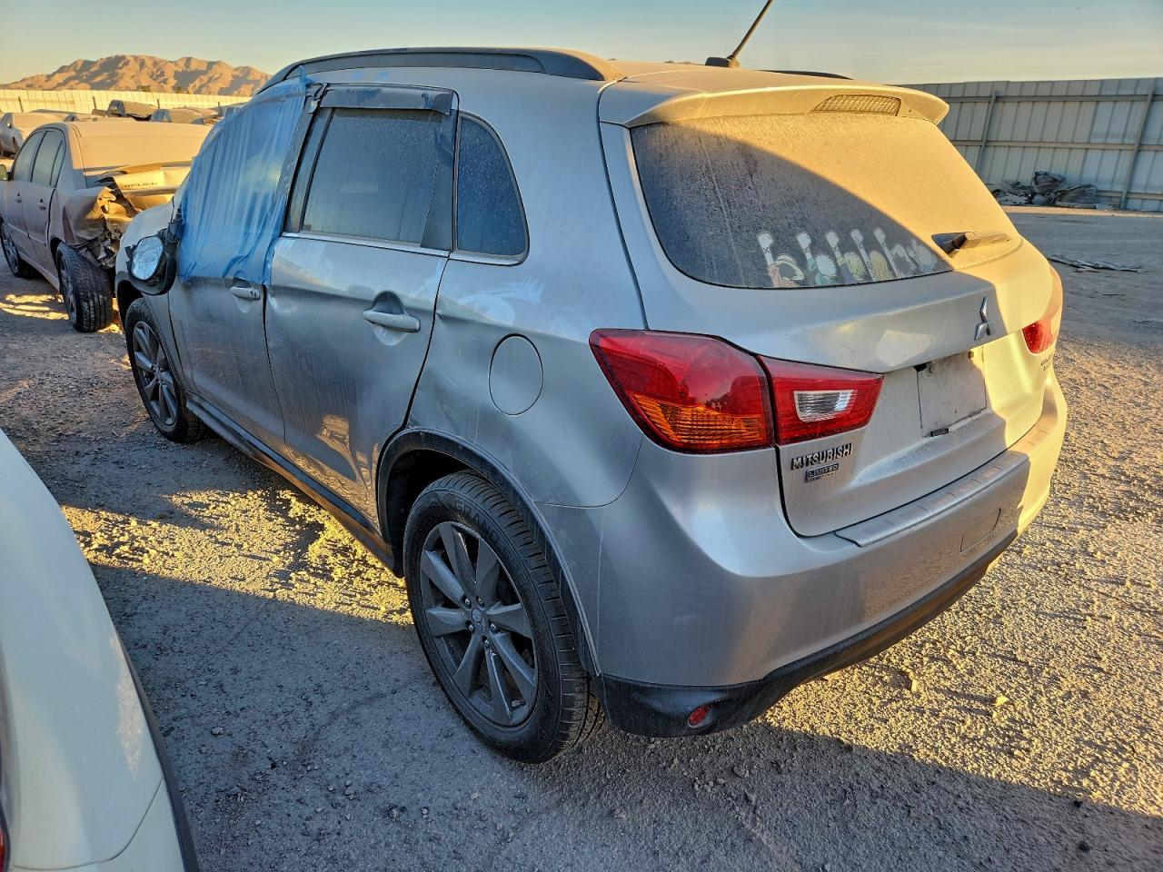 2013 MITSUBISHI OUTLANDER SPORT LE photo 2