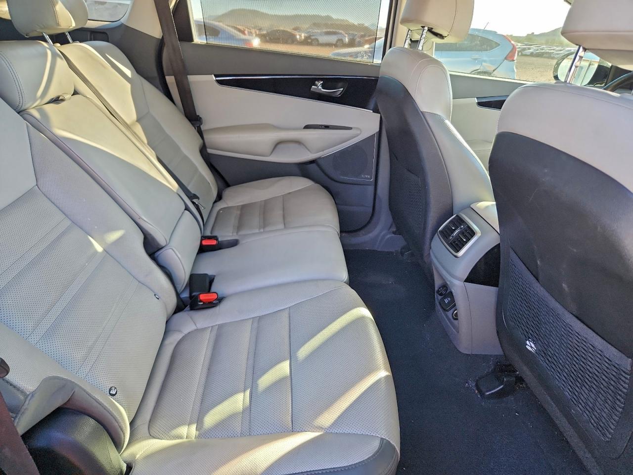 2017 KIA SORENTO SX photo 11