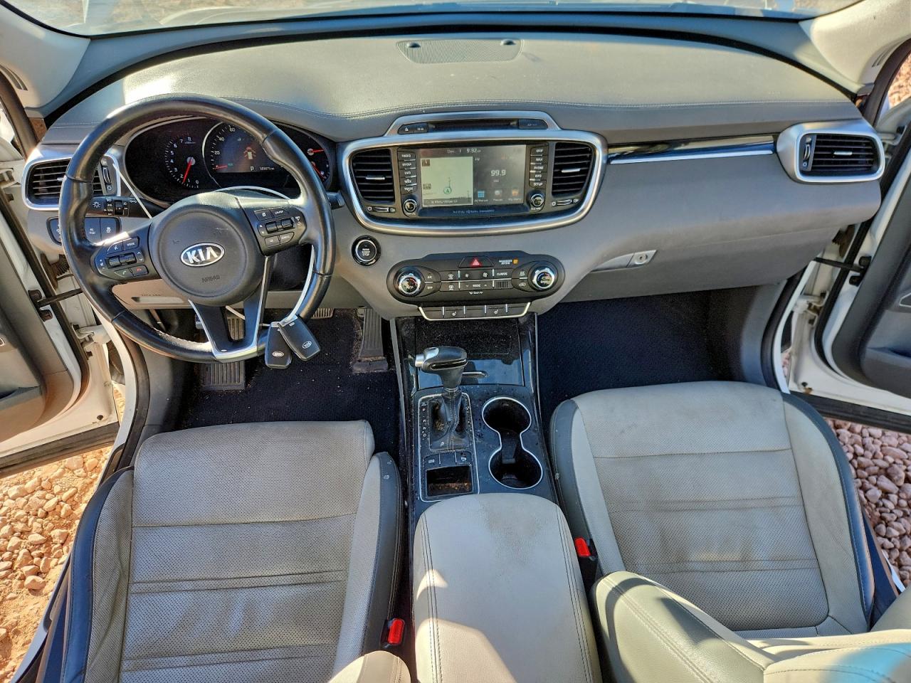 2017 KIA SORENTO SX photo 8