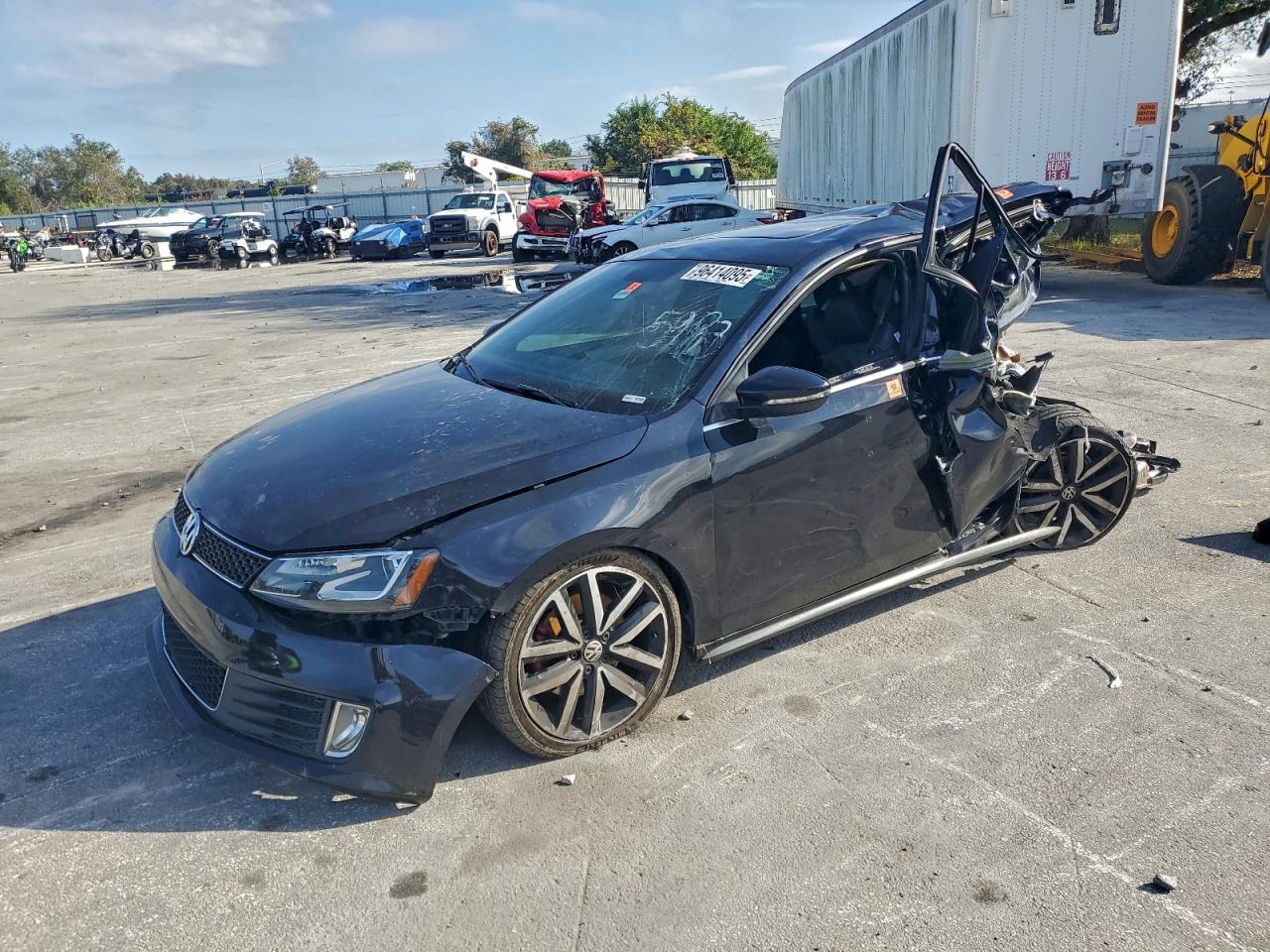 2013 VOLKSWAGEN JETTA