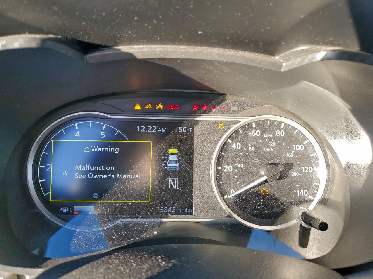 2021 NISSAN VERSA SV photo 9