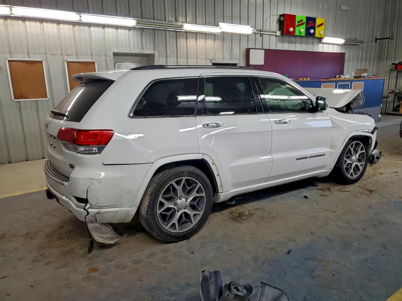 2020 JEEP GRAND CHEROKEE OVERLAND photo 3