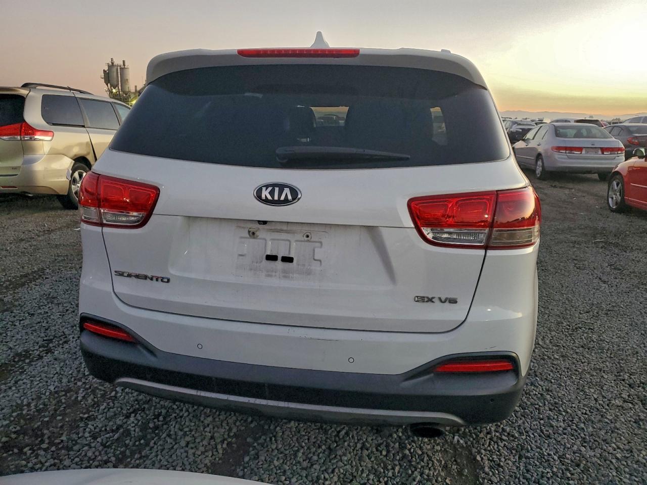 2016 KIA SORENTO EX photo 6