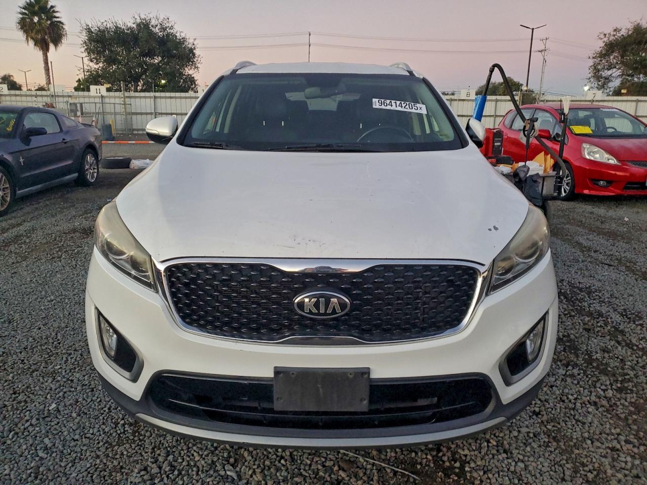 2016 KIA SORENTO EX photo 5