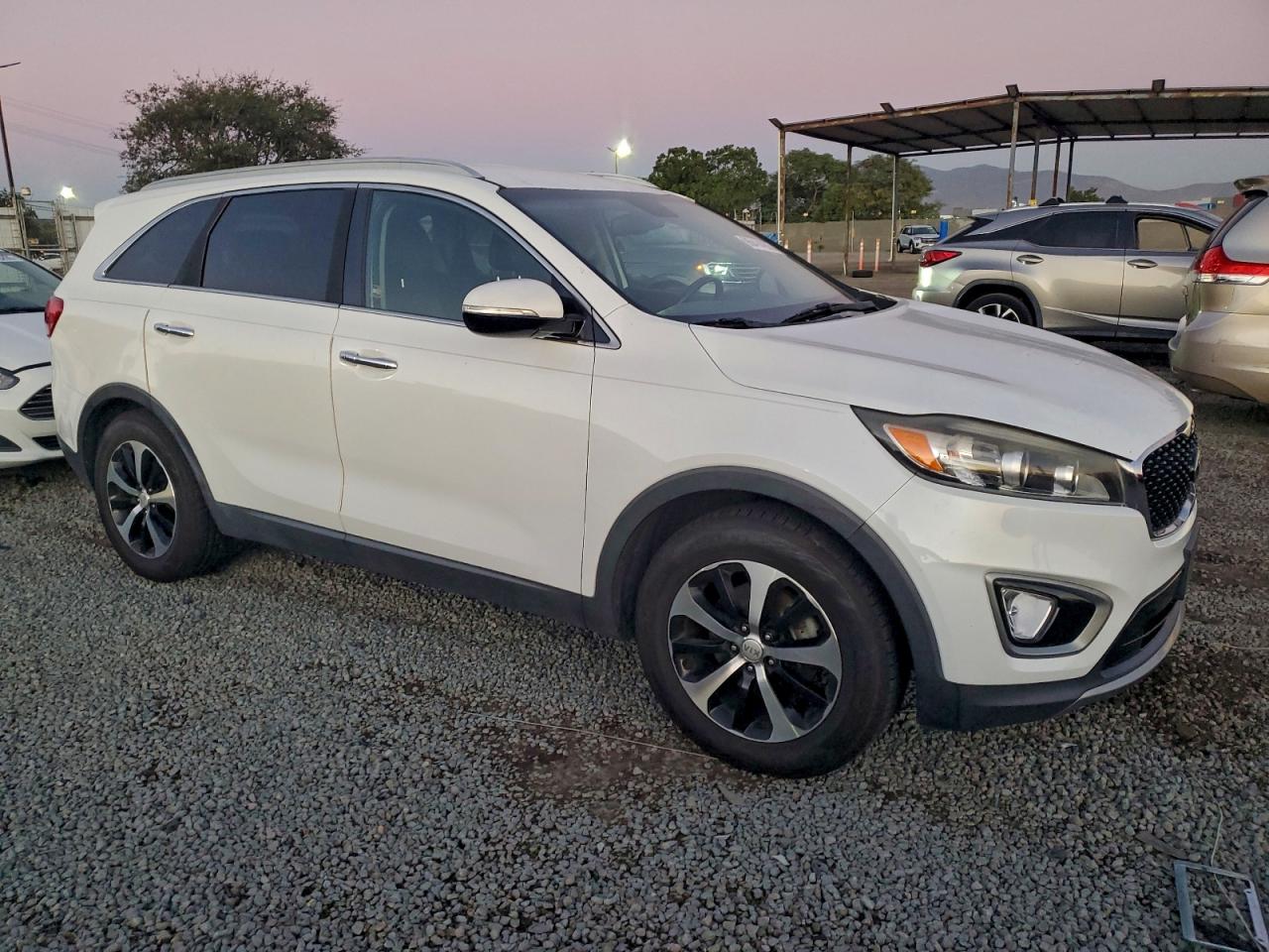 2016 KIA SORENTO EX photo 4