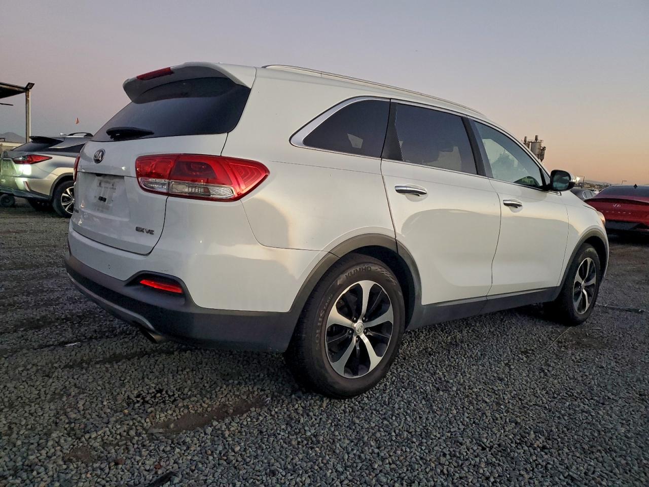 2016 KIA SORENTO EX photo 3