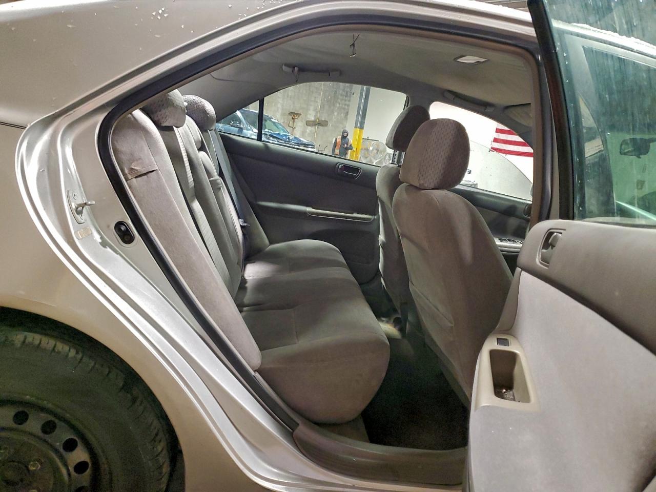 2003 TOYOTA CAMRY LE photo 10