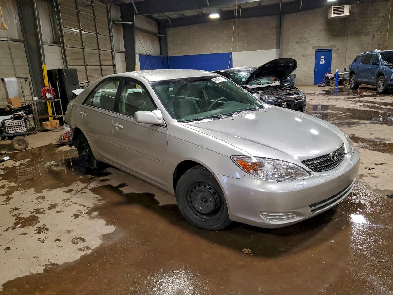 2003 TOYOTA CAMRY LE photo 4