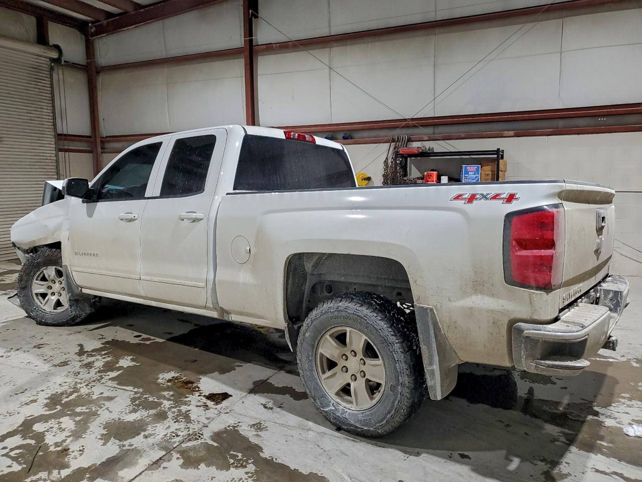 2016 CHEVROLET SILVERADO K1500 LT photo 2