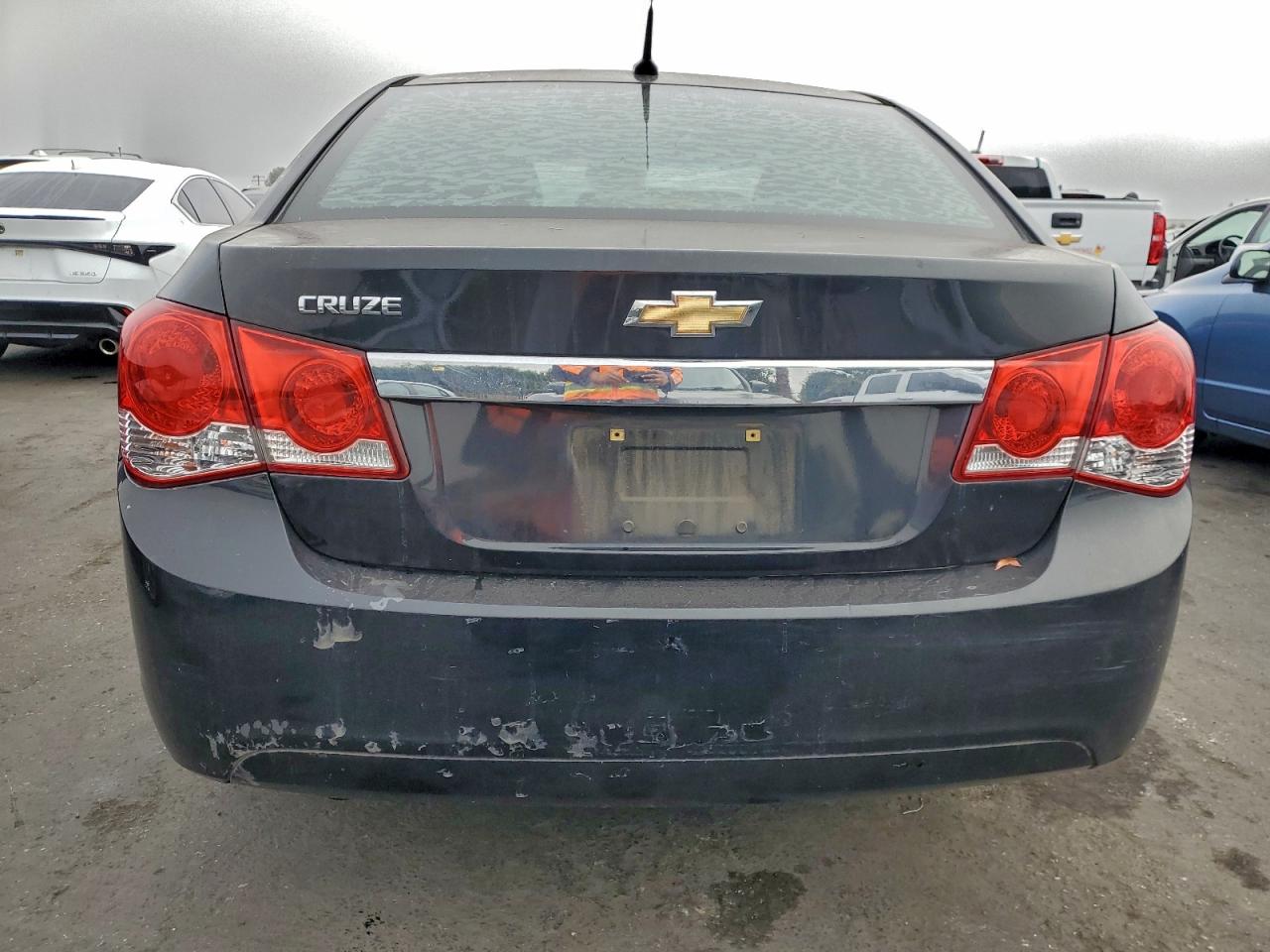 2013 CHEVROLET CRUZE LS photo 6