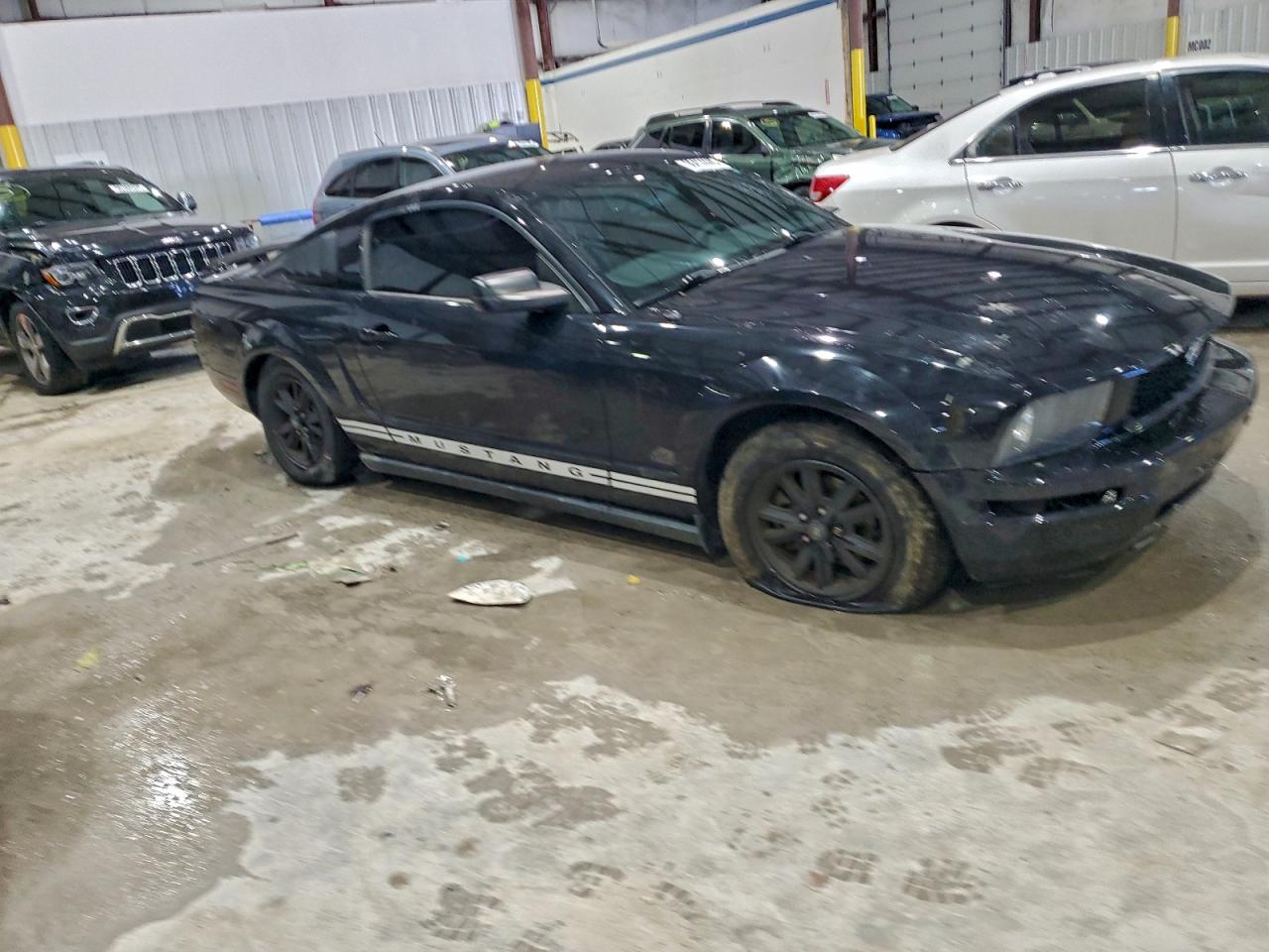 2005 FORD MUSTANG photo 4