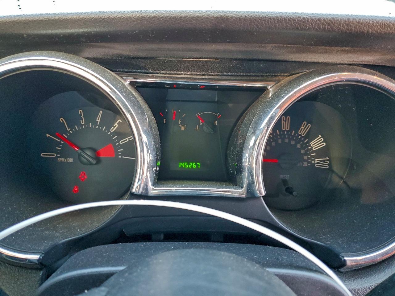 2005 FORD MUSTANG photo 9