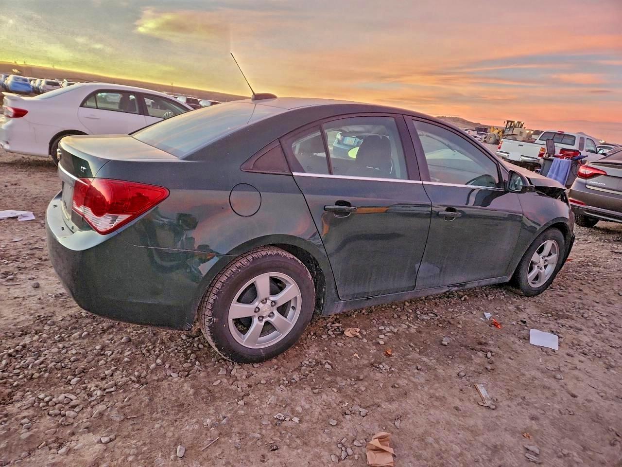 2015 CHEVROLET CRUZE LT photo 3