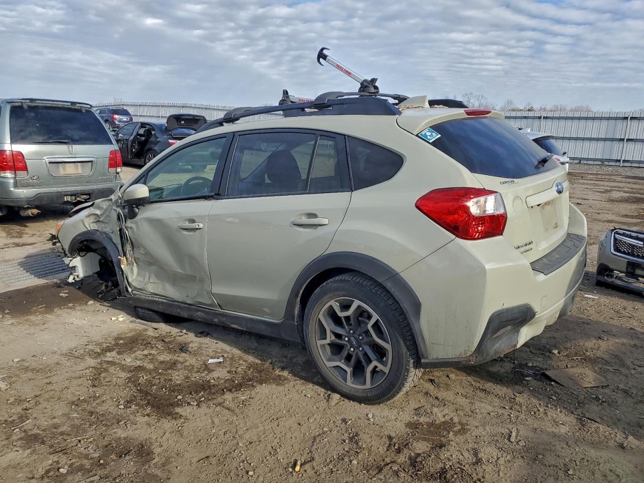 2017 SUBARU CROSSTREK PREMIUM photo 2