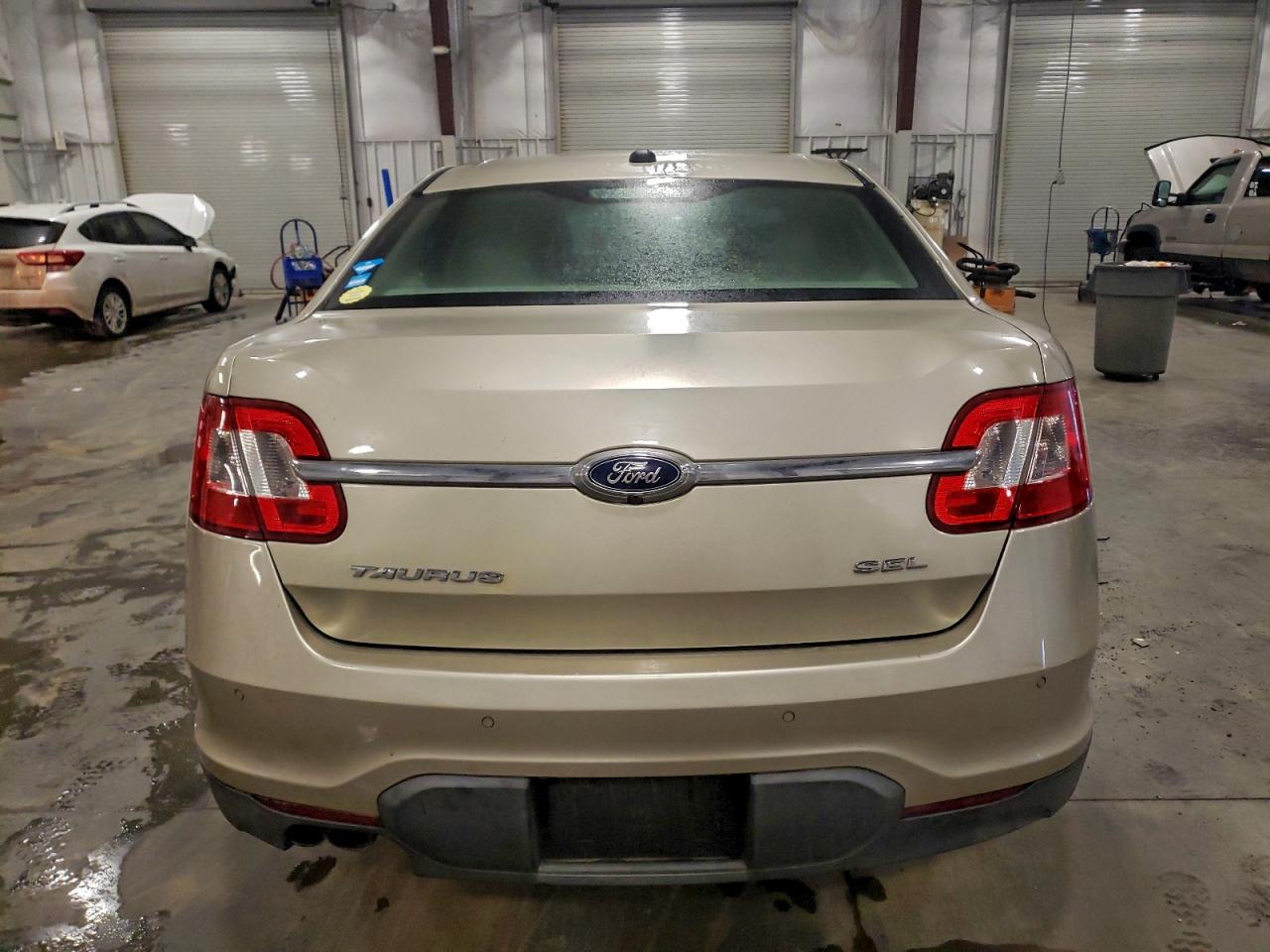 2011 FORD TAURUS SEL photo 6