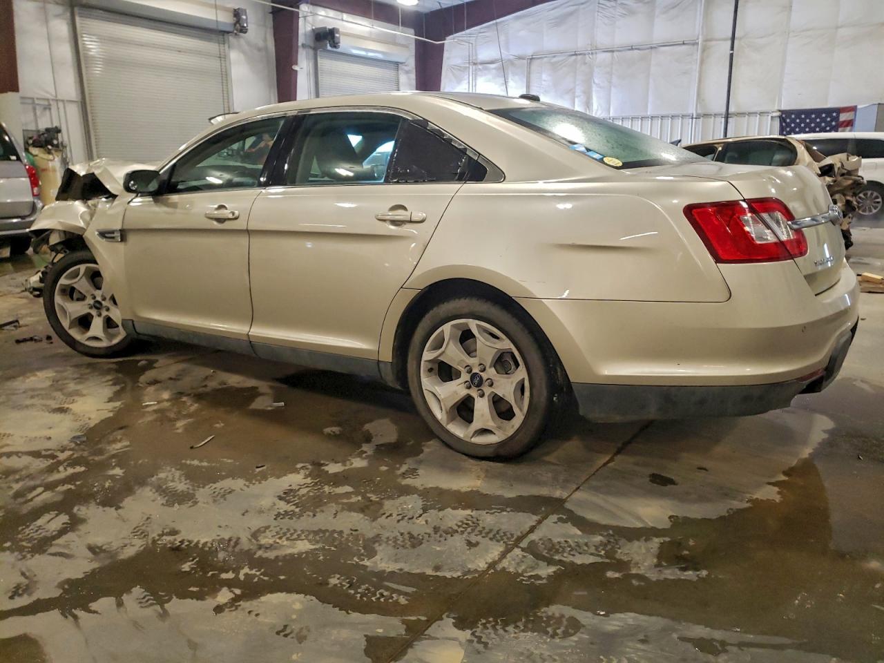 2011 FORD TAURUS SEL photo 2