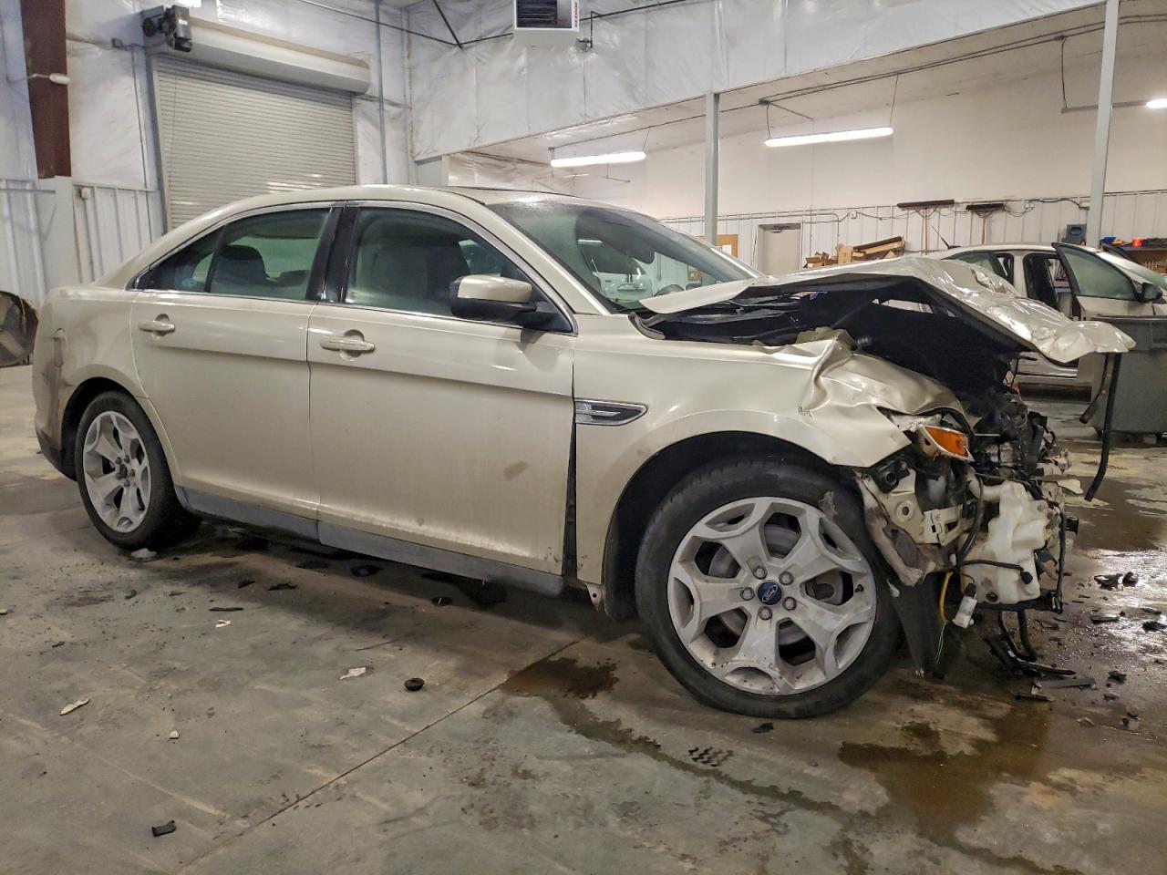 2011 FORD TAURUS SEL photo 4