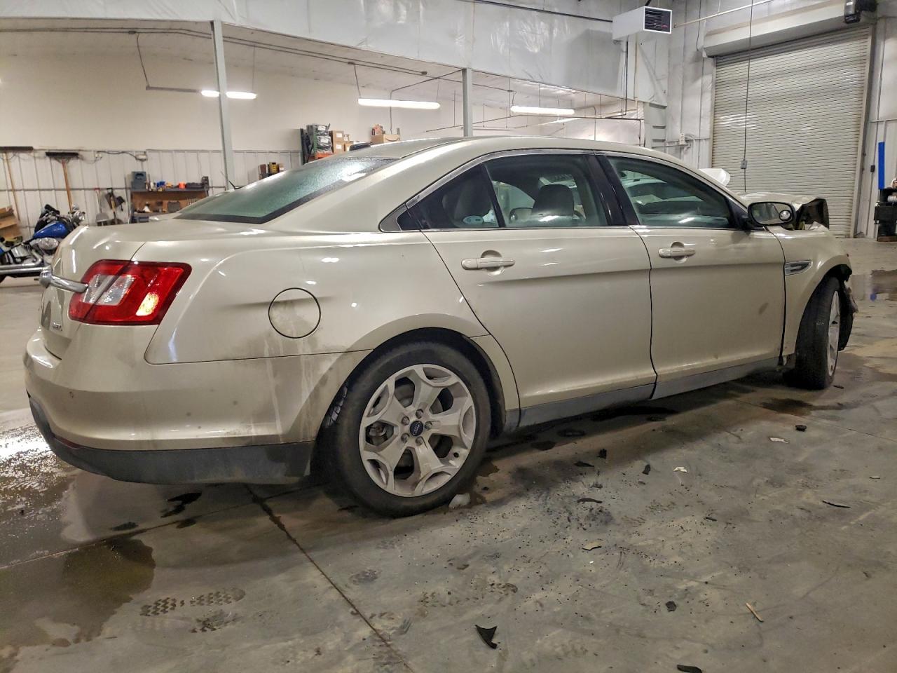 2011 FORD TAURUS SEL photo 3