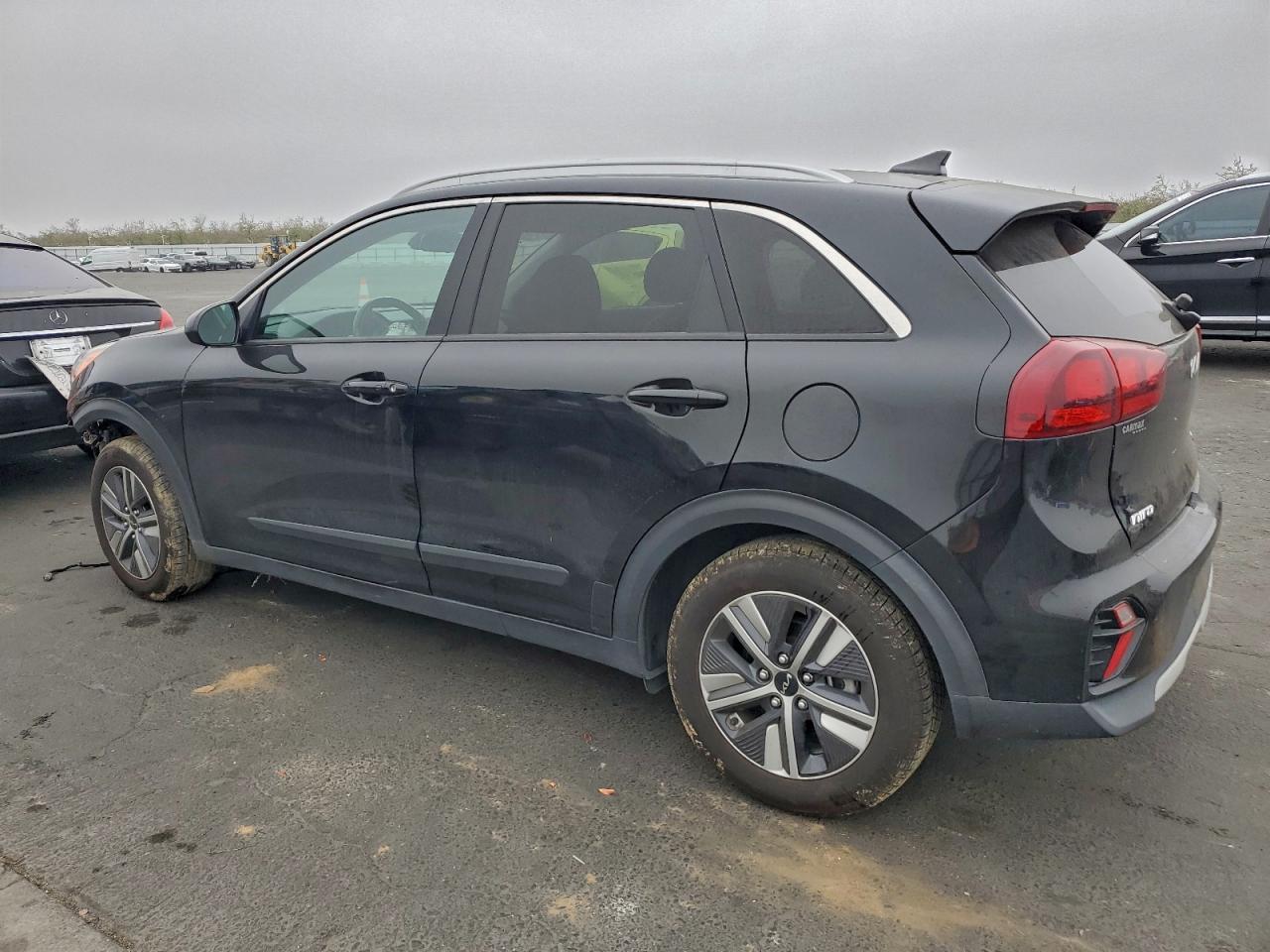 2022 KIA NIRO LX photo 2