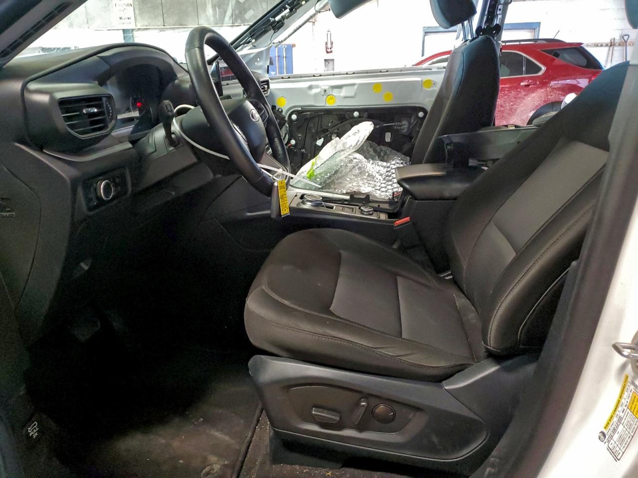 2023 FORD EXPLORER XLT photo 7