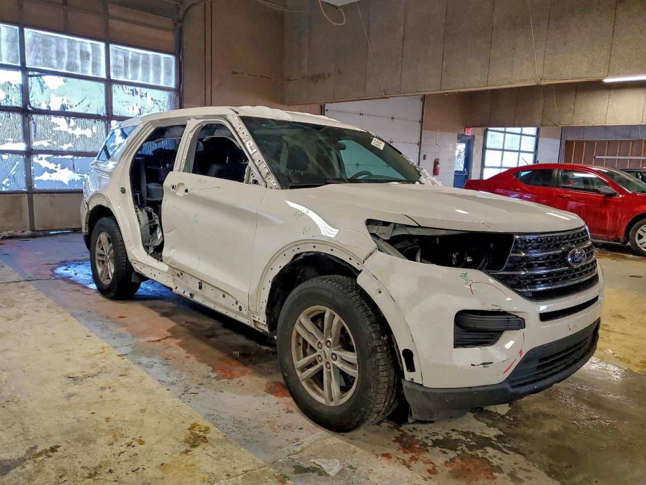 2023 FORD EXPLORER XLT photo 4