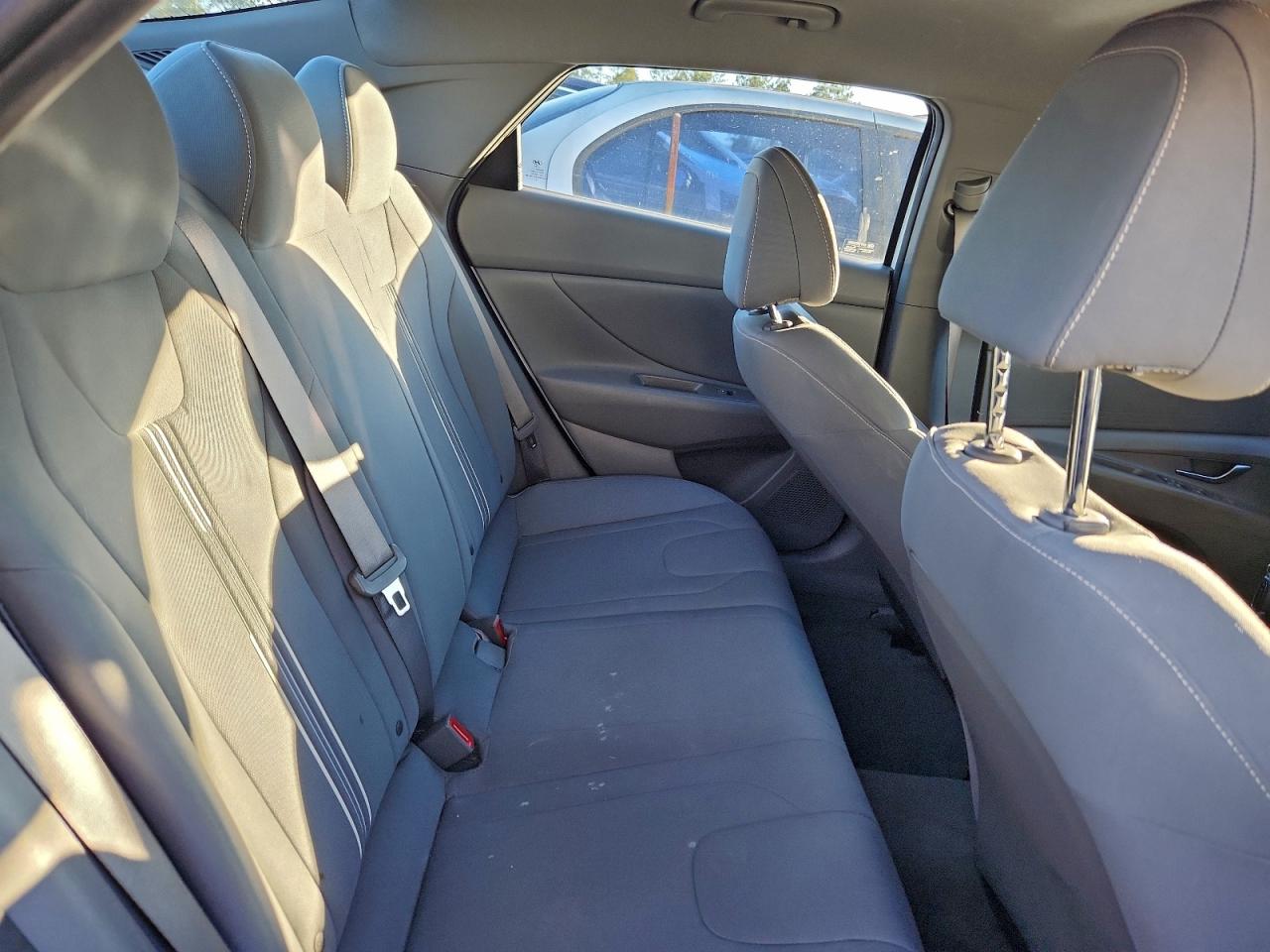 2023 HYUNDAI ELANTRA SEL photo 10
