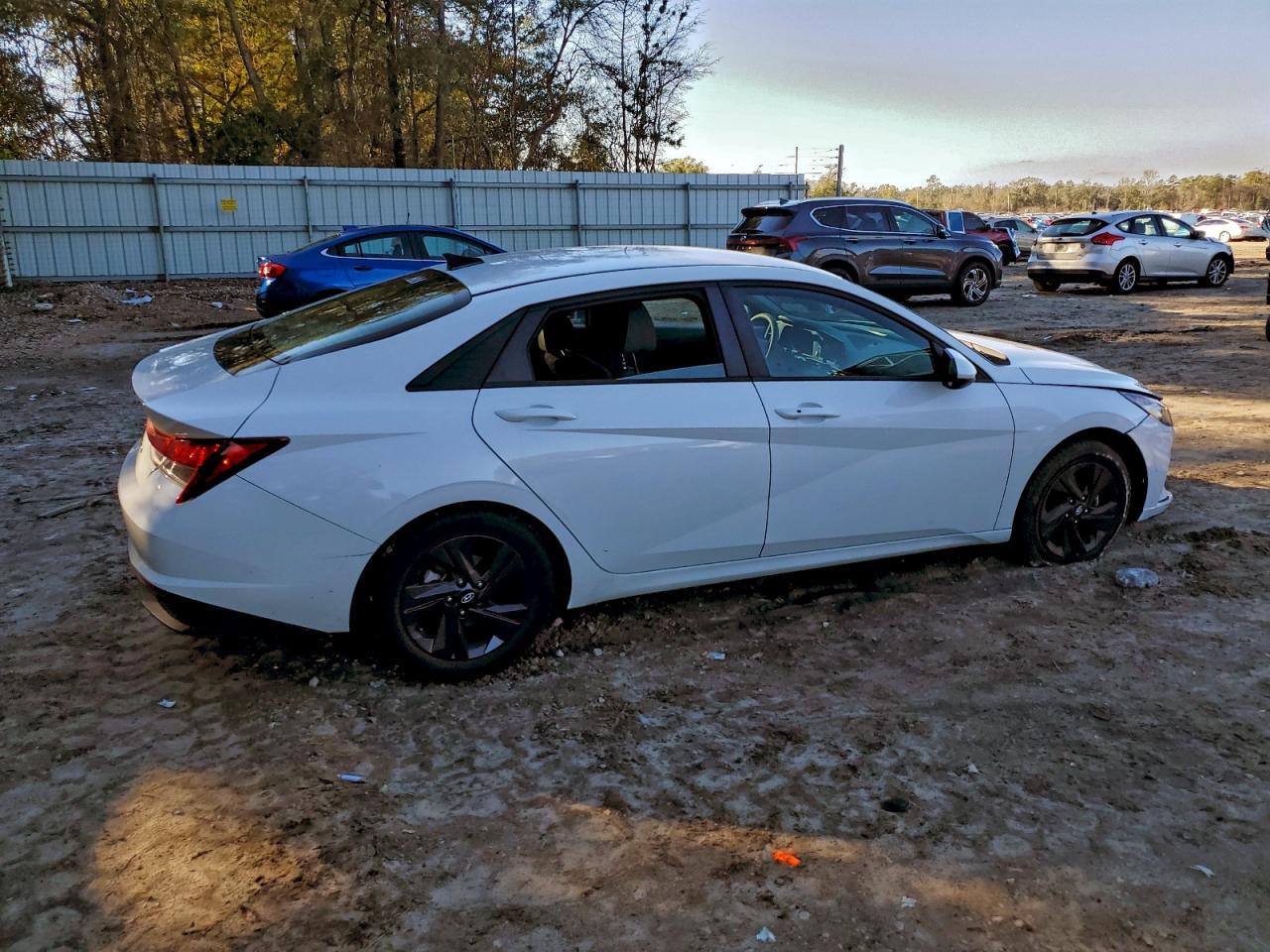2023 HYUNDAI ELANTRA SEL photo 3
