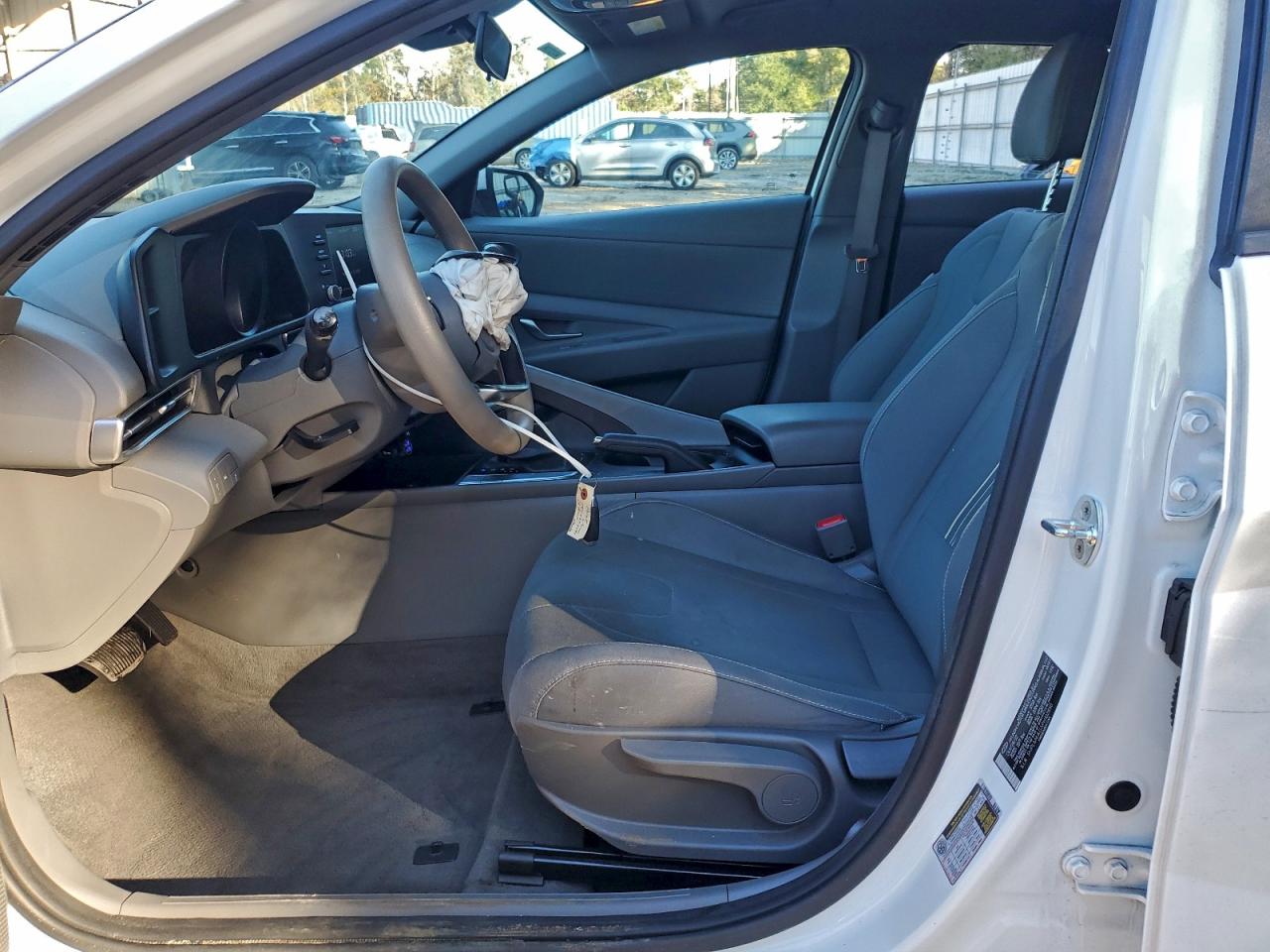 2023 HYUNDAI ELANTRA SEL photo 7