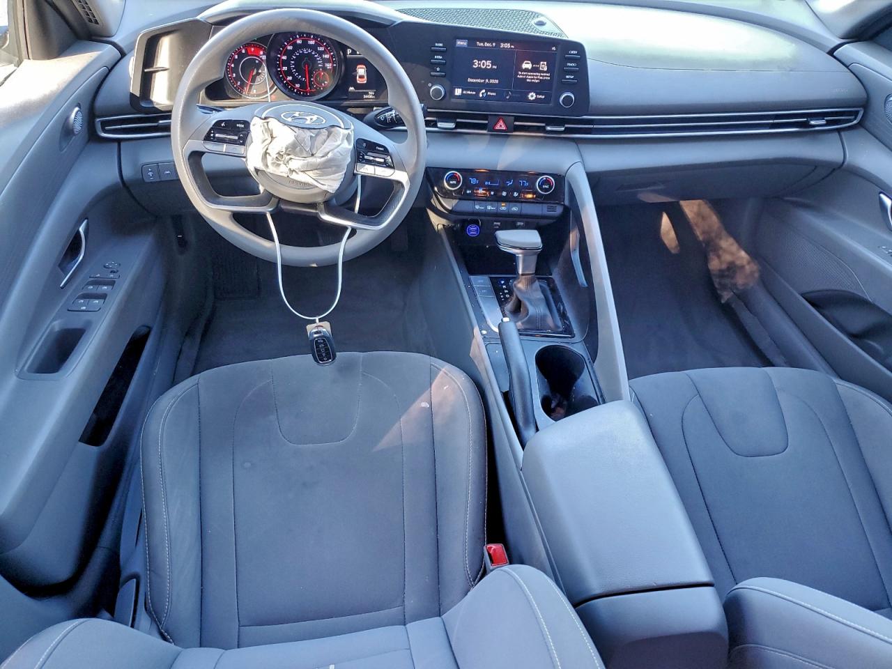 2023 HYUNDAI ELANTRA SEL photo 8