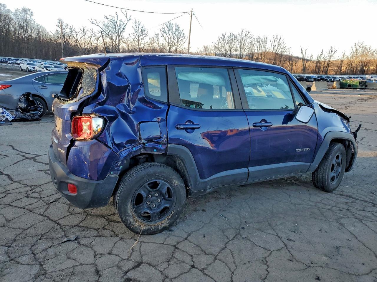 2019 JEEP RENEGADE SPORT photo 3