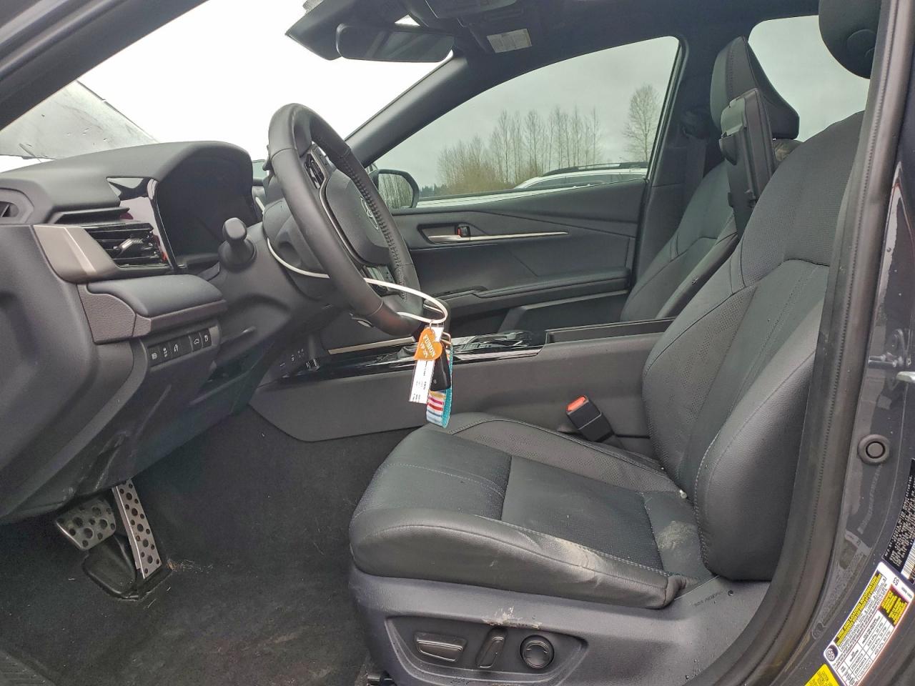 2025 TOYOTA CAMRY XSE photo 7