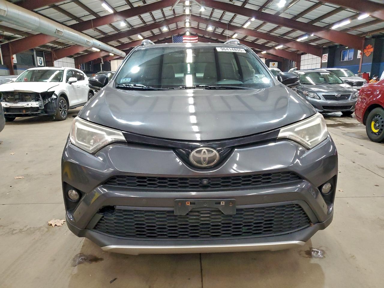 2016 TOYOTA RAV4 SE photo 5