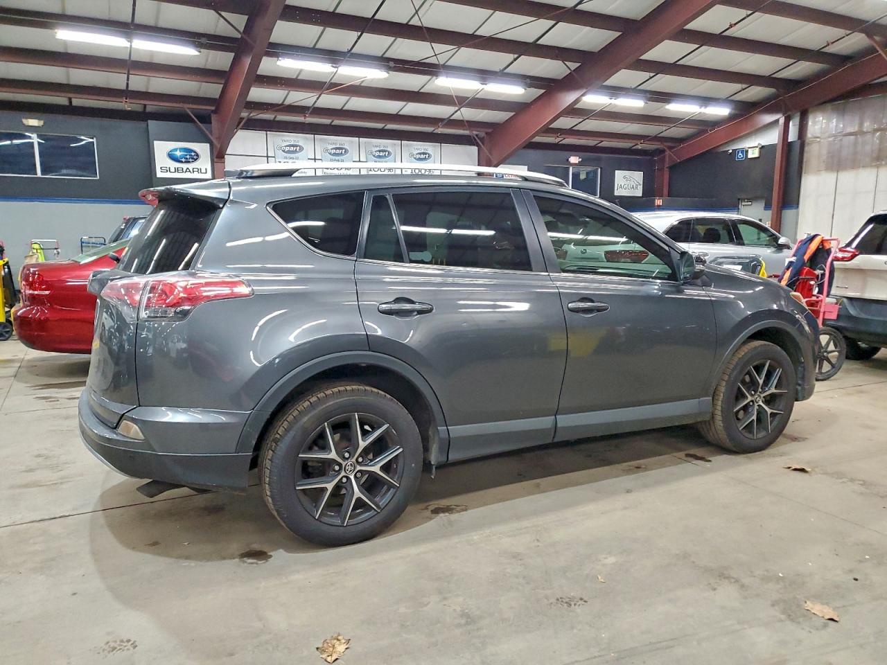 2016 TOYOTA RAV4 SE photo 3