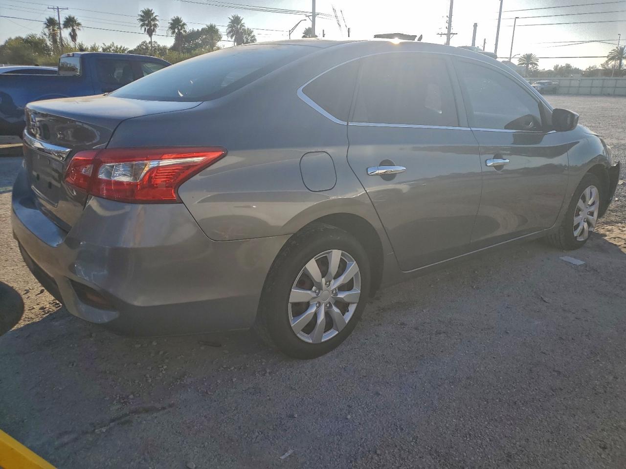 2019 NISSAN SENTRA S photo 3