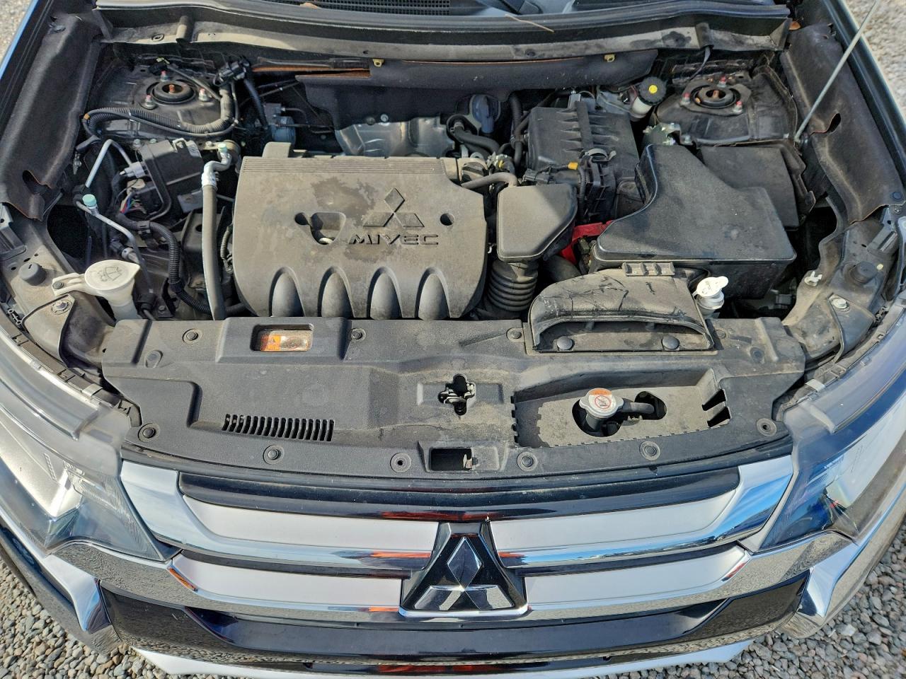 2017 MITSUBISHI OUTLANDER SE photo 11
