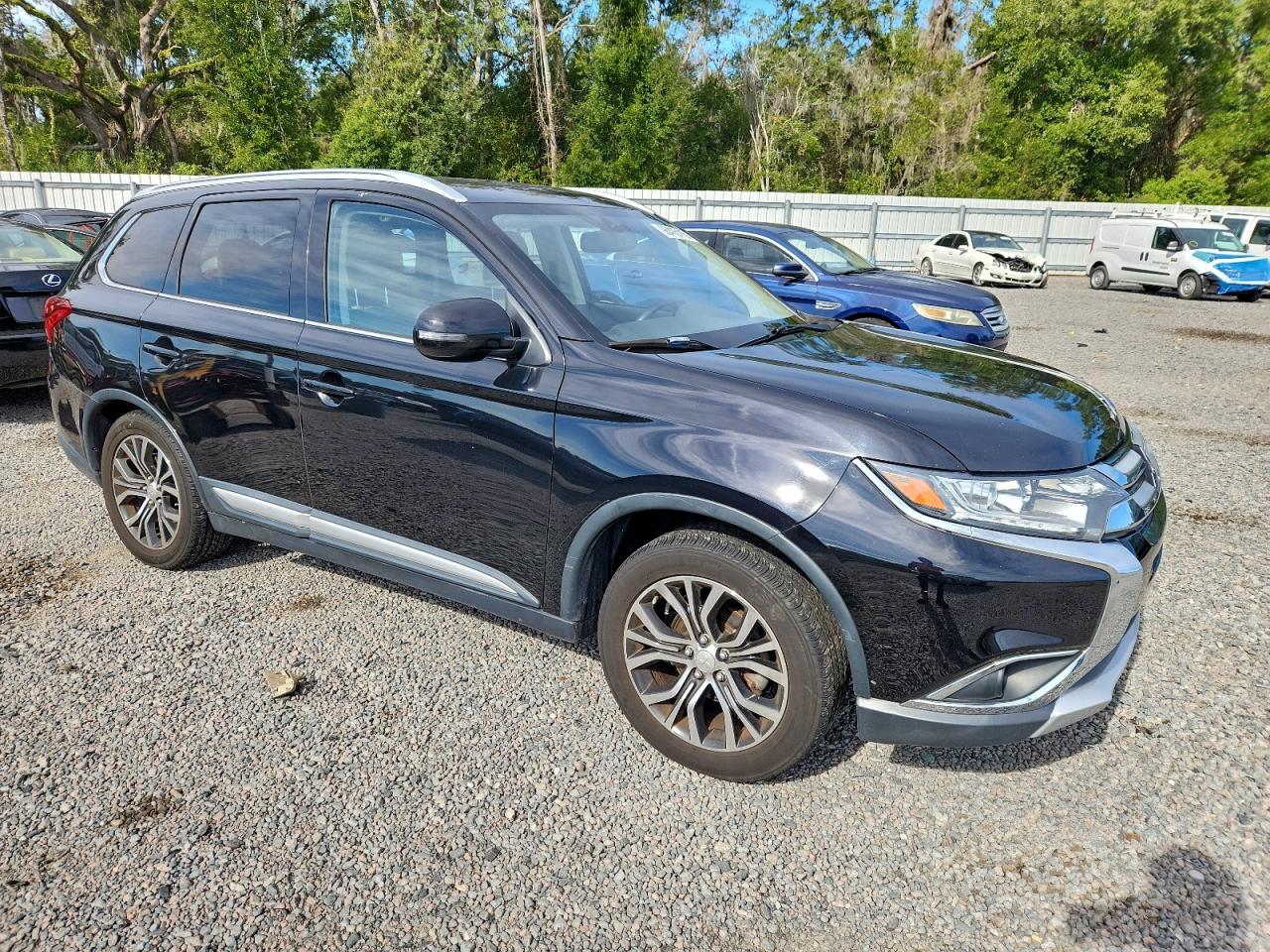 2017 MITSUBISHI OUTLANDER SE photo 4