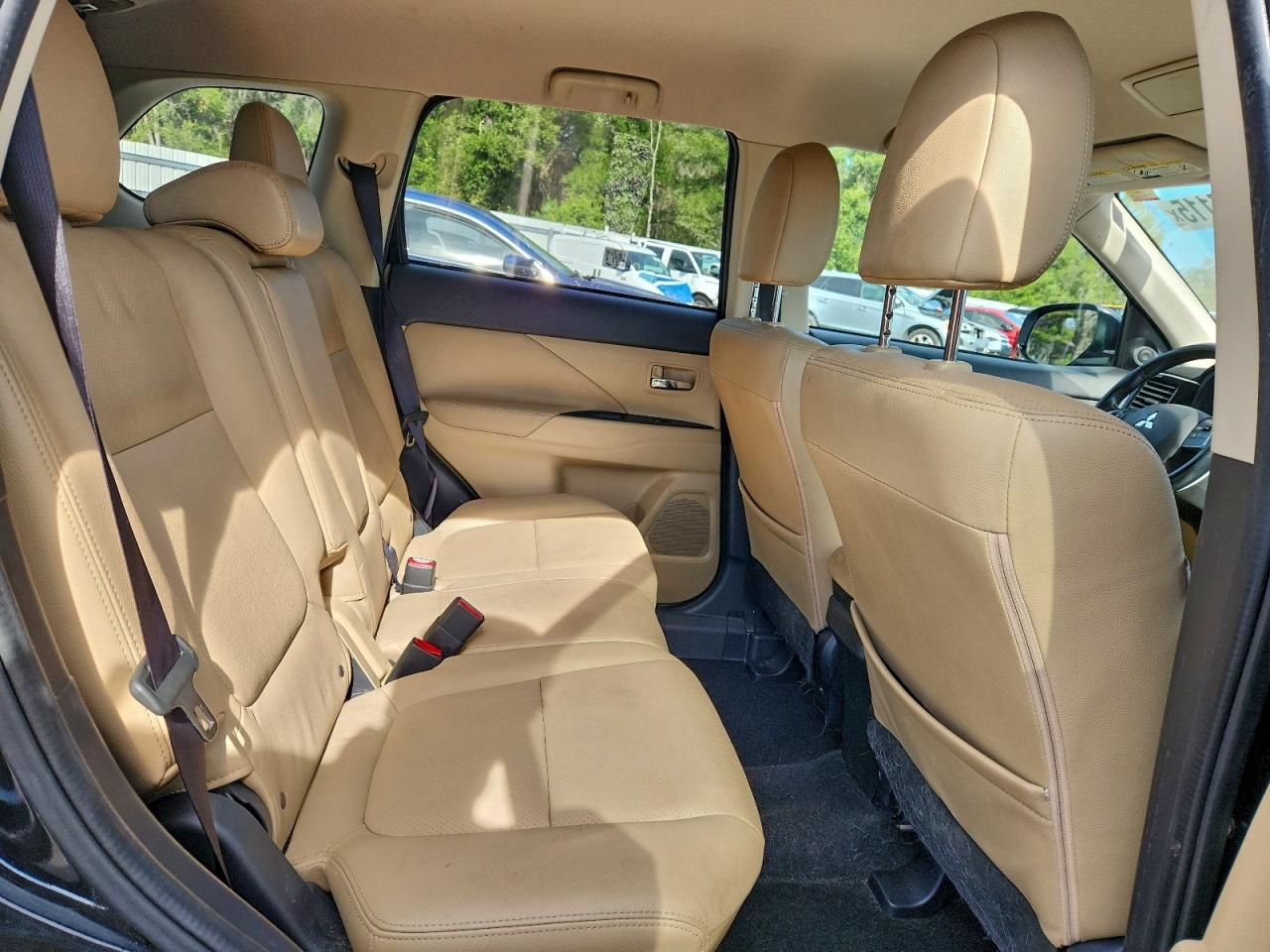 2017 MITSUBISHI OUTLANDER SE photo 10