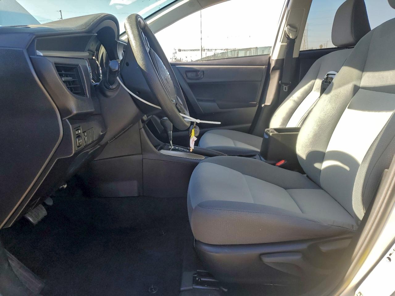 2016 TOYOTA COROLLA L photo 7