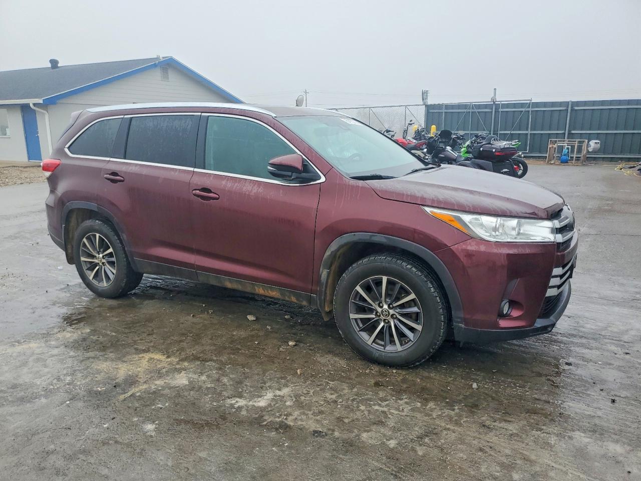 2019 TOYOTA HIGHLANDER SE photo 4