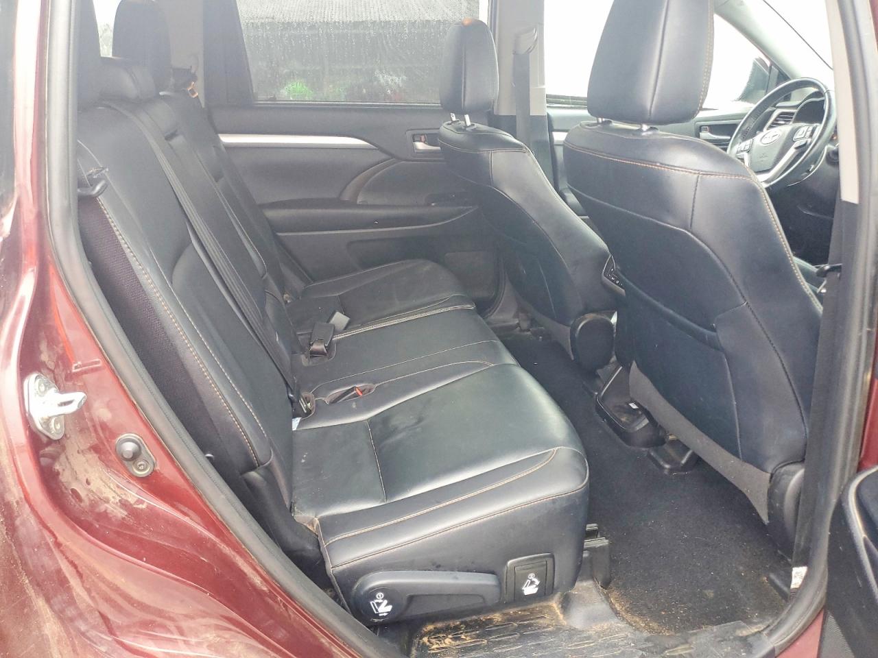 2019 TOYOTA HIGHLANDER SE photo 11