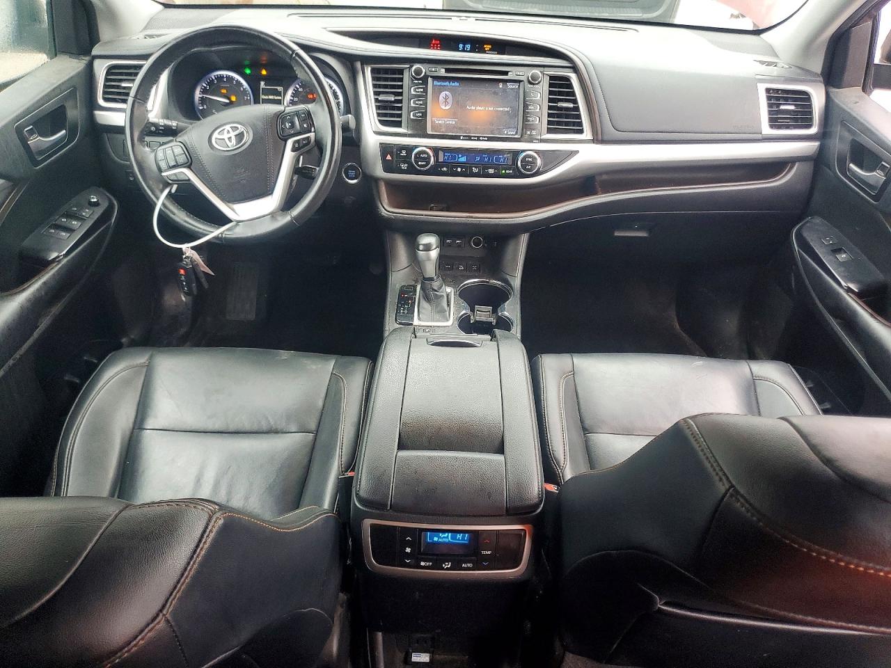 2019 TOYOTA HIGHLANDER SE photo 8