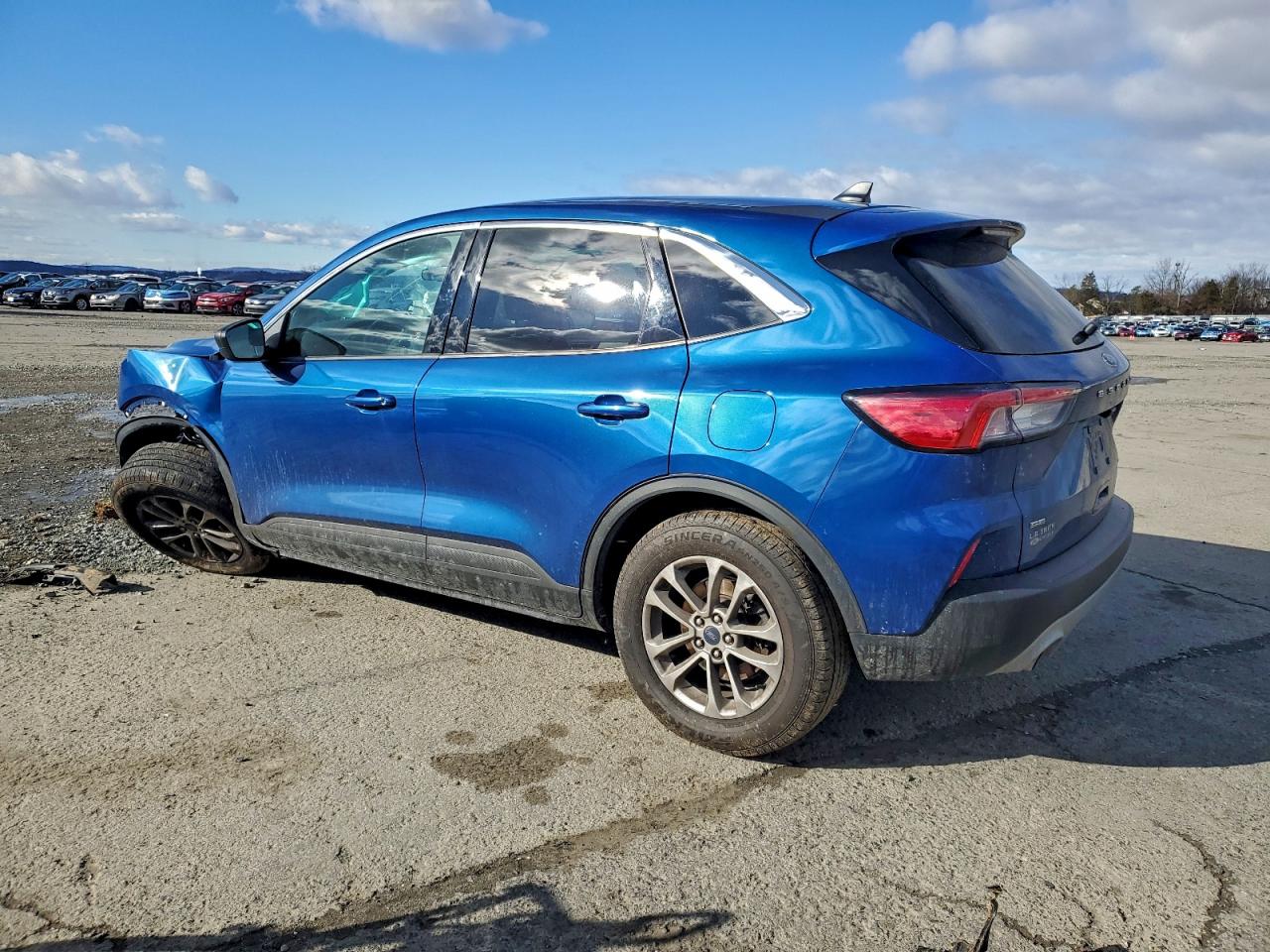 2022 FORD ESCAPE SE photo 2