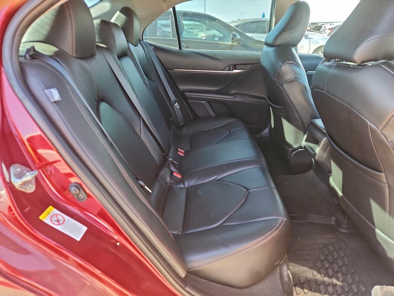 2018 TOYOTA CAMRY L photo 10