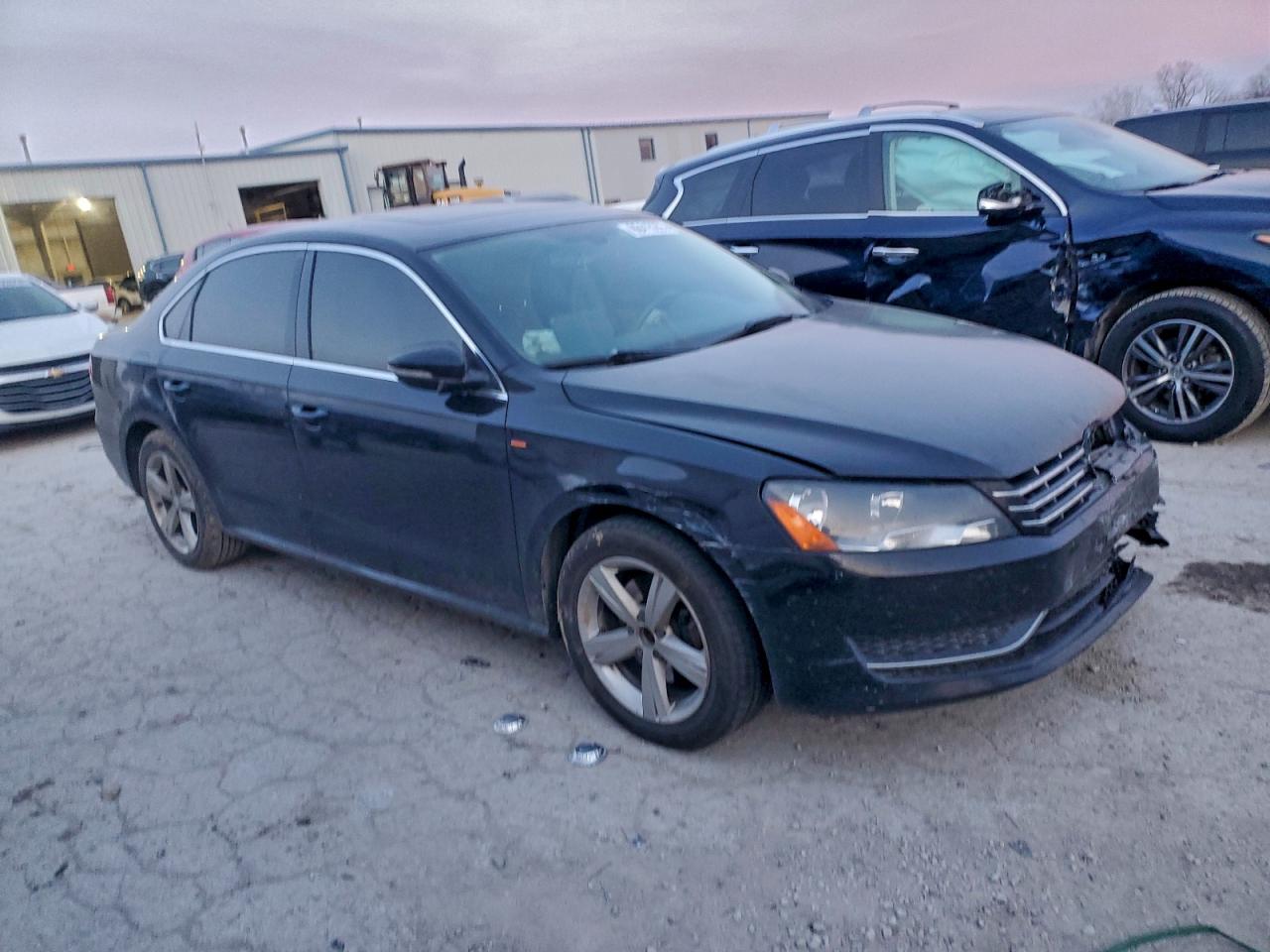 2012 VOLKSWAGEN PASSAT SE photo 4