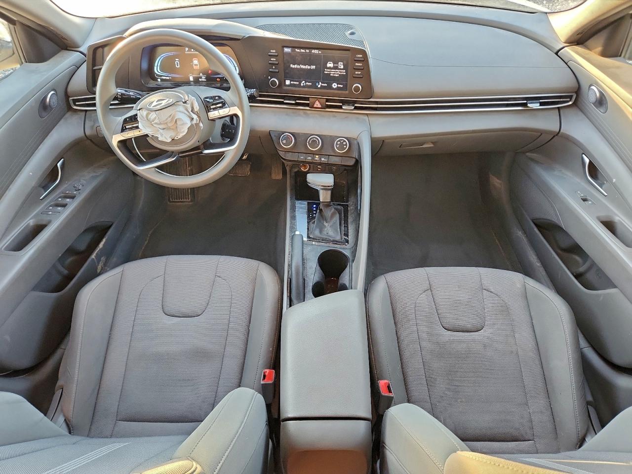 2024 HYUNDAI ELANTRA SE photo 8