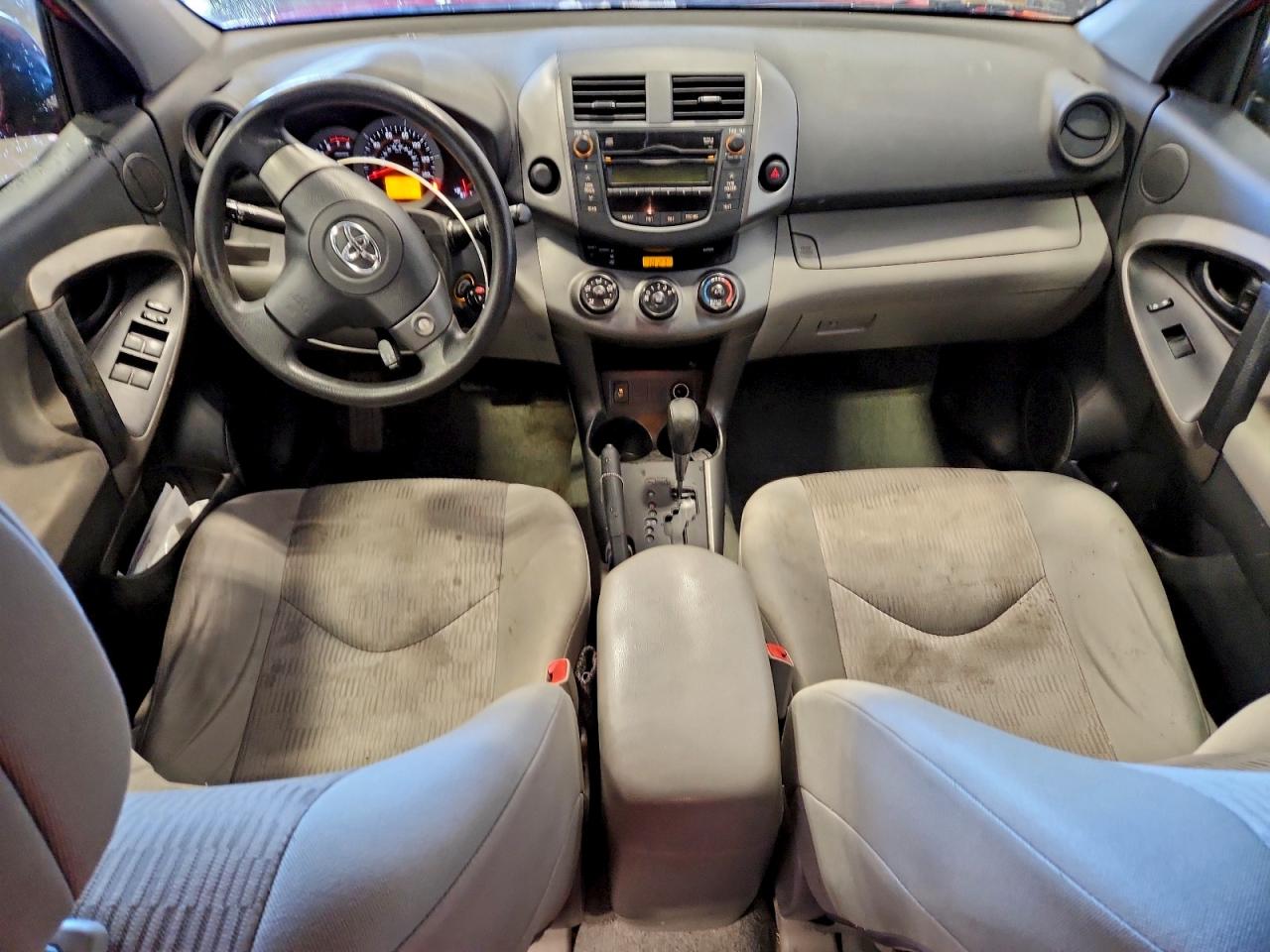 2011 TOYOTA RAV4 photo 8