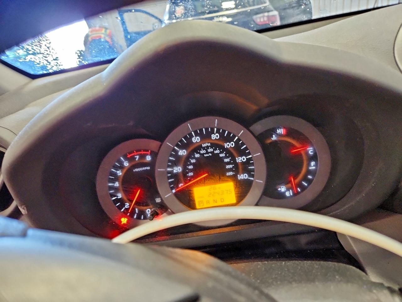 2011 TOYOTA RAV4 photo 9